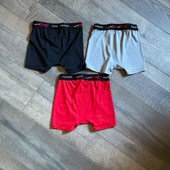 NWOT! 3-Pairs of Big Boys Hanes Boxer Briefs. Size Medium (10/12). - Picture 2 of 5